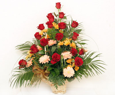 Ankara gazi mahallesi �i�ek�i ma�azas�  sepet i�erisinde 9 adet g�l gerbera ve kir �i�ek
