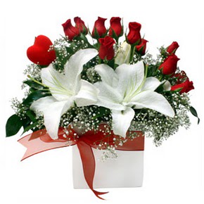  Ankara gazi mahallesi �i�ek�i ma�azas�  1 dal kazablanka 11 adet k�rm�z� g�l vazosu