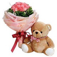 20 cm boyutlar�nda ay� ve 12 adet yapay g�l demeti