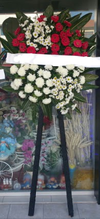 Cenaze �i�e�i cenaze �i�ek modelleri  Ankara laleg�l �i�ek sipari�i sitesi 