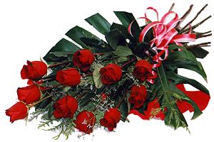 10 adet g�l buketi sade ve sik bir haldedir  Ankara gazi mahallesi �i�ek�i ma�azas�  