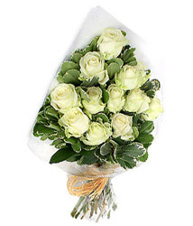  Ankara online �i�ek�i , �i�ek sipari�i  12 li beyaz g�l buketi.