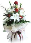  Ankara demetevler ucuz �i�ek g�nder  4 kirmizi g�l , 1 dalda 3 kandilli kazablanka