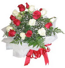  Ankara etimesgut �i�ek , �i�ek�i , �i�ek�ilik  12 adet kirmizi ve beyaz g�ller buket