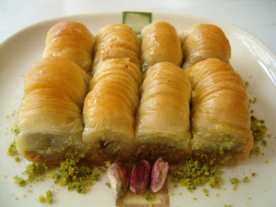 tatli g�nder Essiz lezzette 1 kilo Fistikli Sari Burma  Ankara cicekciler , cicek siparisi 