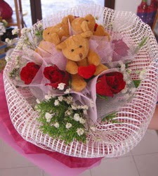 3 adet pelus ayicik ve 3 adet yapay g�l  Ankara �entepe internetten �i�ek sipari�i 