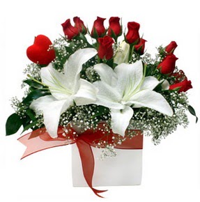  Ankara gazi mahallesi �i�ek�i ma�azas�  1 dal kazablanka 11 adet k�rm�z� g�l vazosu